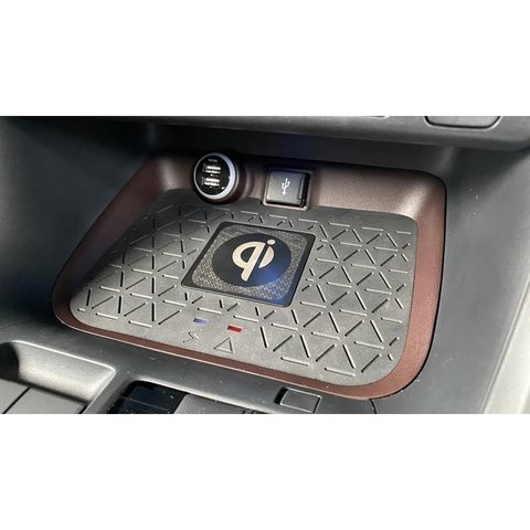Безпровідний зарядний пристрій для Toyota RAV4 2018-2022 р.в. Прев'ю 1